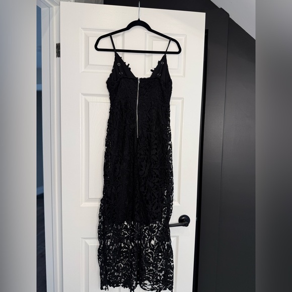 Lock & Key Lace Dress - Picture 4 of 15